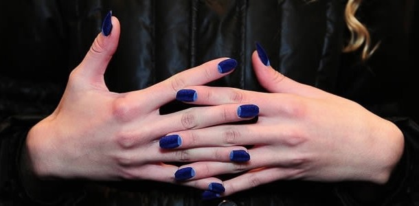 Como Fazer Unhas de Camurça