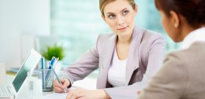 Como a Mulher Deve se Comportar em uma Entrevista de Emprego